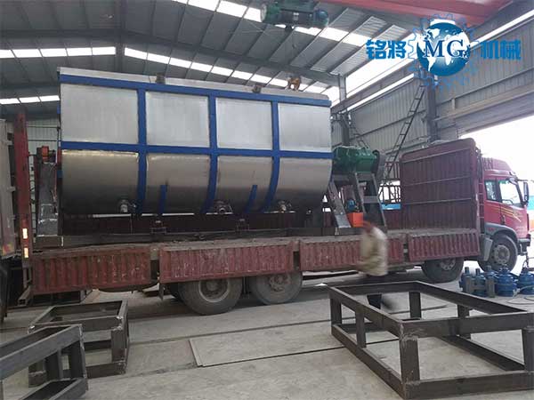 真石漆從底漆、分格、罩面施工，到為什么會出現(xiàn)不平、空鼓、脫落？